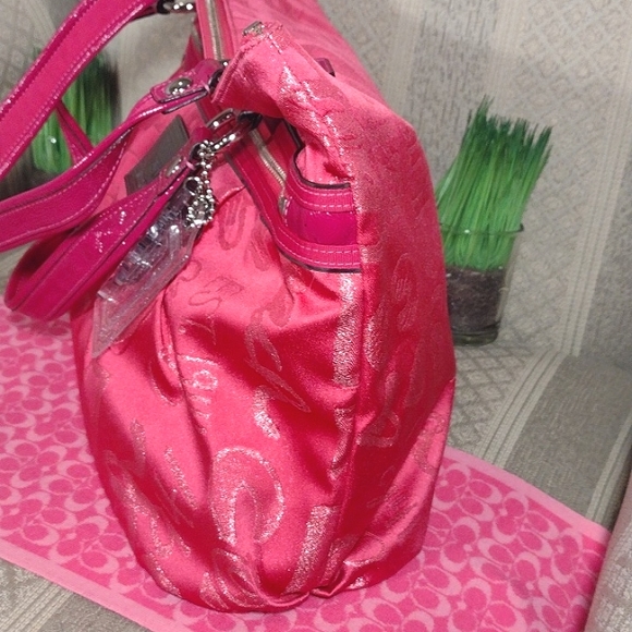 Coach Poppy Tote in Barbie Pink - Picture 6 of 16